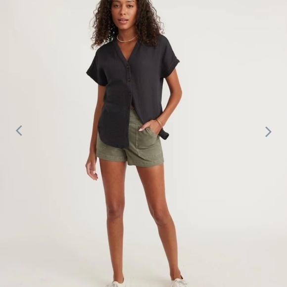 Marine layer Island Short Sleeve Button Down Tunic in Black - Picture 5 of 8